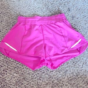 Sonic pink hotty hots 2.5 in sz 4
